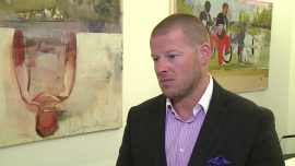 Inwestycje w koniak popularne na świecie. Polacy częściej go konsumują, niż w niego inwestują BIZNES, ,inwestycje, koniak, alkohole - Inwestycje w drogie alkohole to nadal nisza, ale przy umiejętnym budowaniu portfela może w długim terminie przynieść wymierne zyski. Wymaga to jednak wiedzy i doświadczenia oraz zasobnego portfela. Butelka unikalnego koniaku kosztuje kilkadziesiąt tysięcy złotych. Polski rynek wciąż jest bardziej na etapie konsumpcyjnym niż inwestycyjnym.