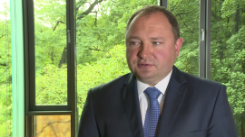 KGHM wciąż liczy na koncesje poszukiwawcze w okolicy Głogowa BIZNES, ,KGHM Polska Miedź, koncesja, miedź, Głogów Głęboki, Sierra Gorda - Minister środowiska ponownie rozpatrzy wnioski na koncesję na obszarach Bytom Odrzański i Kulów-Luboszyce. To jeden z wielu projektów dla miedziowego holdingu. Wśród tych strategicznych dla spółki jest też budowa Głogowa Głębokiego Przemysłowego, pełne uruchomienie produkcji w Sierra Gorda w Chile oraz budowa szybu w kanadyjskiej Victorii.