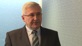 Kioski Ruchu zaoferują usługi ubezpieczeniowe i finansowe. Trwają rozmowy z instytucjami finansowymi BIZNES, ,Ruch, restrukturyzacja, kondycja, rebranding, nowe usługi, Jerzy Pazura - Ruch mocniej wchodzi w sektor usług. Chce rozwijać ofertę pocztową, bo jak podkreślają przedstawiciele spółki, przyrost klientów i liczby przesyłek jest znaczący. Zamierza również wejść w usługi ubezpieczeniowe i bankowe – prowadzi rozmowy z instytucjami finansowymi, by zaoferować klientom dodatkowe usługi, oprócz płatności za rachunki.