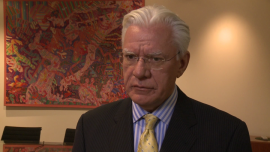 Domy w USA drożeją, ale coraz wolniej. Powodem są rosnące koszty kredytu i polityka Fed INWESTOR, ,rynek nieruchomości w USA, ceny domów w USA, ceny nieruchomości w USA, Fed, Rezerwa Federalna, S&P Case-Shiller, indeks cen domów w USA, bańka na rynku nieruchomości, ożywienie na rynku nieruchomości - Mieszkania i domy w 20 metropoliach USA podrożały w czerwcu o blisko 8 proc. w ujęciu rocznym. Coraz mniej analityków ostrzega jednak przed bańką spekulacyjną, ponieważ jeszcze w 2013 r. nieruchomości drożały w tempie 13 proc. rok do roku. Wyhamowanie wzrostu cen to rezultat wyższego oprocentowania kredytów hipotecznych oraz coraz mniejszego wsparcia rynku nieruchomości ze strony banku centralnego.