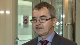 Firma Rolnik chce umocnić swoją pozycję na rynkach zagranicznych. Planuje wzrost sprzedaży w Chinach BIZNES, ,przemysł rolno-spożywczy, produkcja, eksport, dania gotowe, rosyjskie embargo, ceny warzyw, Józef Rolnik, firma budowlana - Problemy z pozyskaniem surowca i wysokie ceny skupu niektórych warzyw sprawiły, że obecny rok jest trudny dla producentów przetworów. Choć polski rynek wciąż pozostaje najważniejszy dla firmy Rolnik, to zamierza ona także zwiększyć sprzedaż w innych krajach, w których już prowadzi sprzedaż. Największy potencjał mają kraje azjatyckie. Firma Rolnik stawia tam na sprzedaż nie tylko przetworów warzywnych, lecz także gotowych dań mięsnych.