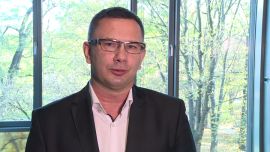 Coccodrillo zwiększa liczbę sklepów. Chce umocnić swoją pozycję w Europie Środkowo-Wschodniej BIZNES, ,Coccodrillo, sklep internetowy, produkty dla dzieci, Tomasz Przybyła - Coccodrillo planuje systematyczny rozwój sklepów stacjonarnych. Na koniec 2013 roku sieć miała w Polsce 187 sklepów, obecnie jest ich już ponad 200. Firma chce także umocnić swoją pozycję jednego z liderów branży odzieży dziecięcej w krajach Europy Środkowo-Wschodniej. W osiągnięciu większych zysków ma pomóc utworzenie nowej wersji sklepu internetowego, dostępnej w kilku językach.