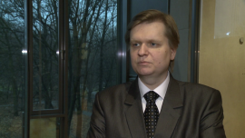 Operator easyCALL chce potroić sprzedaż. Spółka planuje fuzje i nie wyklucza emisji akcji INWESTOR, ,easyCALL, NewConnect, wyniki, III kwartał 2014, inwestycje, konsolidacja, przejęcia, sieć sprzedaży - Operator telefoniczny easyCALL prowadzi rozmowy o połączeniu z innymi firmami i rozbudowuje sieć sprzedaży o kolejne miasta. W ciągu kilku lat zamierza potroić sprzedaż. Rozważa nową emisję akcji, a za 2-3 lata przejście na główny rynek warszawskiej giełdy.
