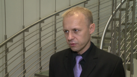 Sejm pracuje nad ustawą o OZE. Wsparcie fotowoltaiki może wygenerować tysiące miejsc pracy INWESTOR, ,prosument, ustawa o OZE, odnawialne źródła energii, fotowoltaika - Już w styczniu może zostać uchwalona długo oczekiwana ustawa o odnawialnych źródłach energii. Dzięki ustanowieniu wsparcia dla instalacji fotowoltaicznych mogłyby się one zwracać nawet szybciej niż w ciągu 5 lat. Rozwój tego sektora to nie tylko szansa na poprawę efektywności energetycznej w Polsce, lecz także tysiące nowych miejsc pracy w pokrewnych obszarach gospodarki.