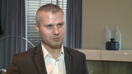 Agata Meble zapowiada kolejne otwarcia w miastach powyżej 100 tys. mieszkańców BIZNES, ,meble, branża meblarska, rynek meblarski, handel detaliczny w Polsce, handel detaliczny, konsument - Mająca obecnie szesnaście wielkopowierzchniowych sklepów sieć Agata Meble w przyszłym roku planuje uruchomienie placówek w Białymstoku i Lublinie oraz rozpoczęcie budowy flagowego salonu w Warszawie. Jak informuje Przemysław Gurban, dyrektor operacyjny, obecna strategia zakłada otwieranie placówek w miastach mających więcej niż 100 tys. mieszkańców. Rynek wciąż nie jest tam nasycony.