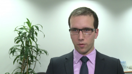 Program naprawczy dla Kompanii Węglowej poprawiłby wyniki całej branży wydobywczej INWESTOR, ,Kompania Węglowa, program naprawczy, wyniki, kopalnie, restrukturyzacja górnictwa, zapasy węgla w Polsce - Nie ma dobrej alternatywy dla planu naprawczego, jaki dla Kompanii Węglowej przygotował rząd – oceniają analitycy. Ich zdaniem nie tylko radykalnie ograniczy on straty spółki, lecz także poprawi wyniki całej branży wydobywczej w Polsce. Jeśli zostanie zrealizowany, KW ma szanse na dodatni wynik operacyjny w 2016 roku.