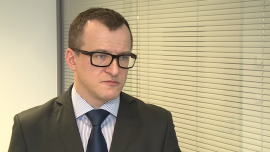 P. Bielski (BZ WBK): W 2015 roku pozytywny wpływ rosnącej konsumpcji na budżet państwa może być mniejszy z powodu deflacji INWESTOR, ,deficyt, budżet, wykonanie budżetu, PKB, wpływy podatkowe, wydatki publiczne, ceny, płace, konsumpcja w Polsce - Niższy o ponad jedną trzecią od zakładanego na początku 2014 roku deficyt budżetowy za zeszły rok to zasługa wyższych wydatków konsumentów i niższych wydatków budżetowych. Mimo tak dobrego wyniku na 2015 rok w ustawie budżetowej przewidziano deficyt na poziomie niewiele niższym od ubiegłorocznego. Zdaniem Piotra Bielskiego z BZ WBK dobremu wykonaniu budżetu sprzyjać będzie rozbudzona konsumpcja prywatna, ale na niekorzyść wpływów zadziała deflacja.