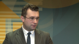 Kontrakty terminowe to inwestycja dla profesjonalistów. Trzeba mieć wiedzę, doświadczenie i szczęście INWESTOR, ,instrumenty pochodne, futures, gra, giełda, GPW, konkurs, ryzyko, szczęście, lewarowanie, zyski, straty - Kontrakt terminowy to instrument finansowy o wielkim potencjale. Pozwala inwestorom dużo zarobić nie tylko w czasie giełdowej hossy, lecz także podczas spadków. Niestety, źle wybrane instrumenty typu futures mogą się przełożyć na spore straty. Dlatego na tym rynku powinni grać tylko inwestorzy z dużą wiedzą i doświadczeniem. Można je zdobyć w rozpoczynającym się konkursie Futures Masters organizowanym przez GPW.