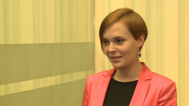 W tym roku będzie rosło zatrudnienie. Wynagrodzenia będą wyższe o 3 proc. INWESTOR, ,rynek pracy, bezrobocie, wynagrodzenia, inflacja, deflacja, płace, PKB, GUS, prognozy, gospodarka, przedsiębiorcy - Poprzedni rok był dobry z punktu widzenia rynku pracy – spadało bezrobocie i rosły wynagrodzenia, zwłaszcza realnie. Rok 2015 może być równie dobry, a nawet lepszy. Zdaniem Marty Petki-Zagajewskiej z Raiffeisen Polbanku Polsce mimo deflacji nie grozi presja na obniżanie wynagrodzeń, a oprócz spadku bezrobocia statystyki powinny zacząć pokazywać wyraźny wzrost zatrudnienia.