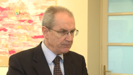 J. Mordasewicz: Górnicy z państwowych kopalń muszą zrezygnować z przywilejów. Bez tego ich spółki upadną BIZNES, ,Kopalnie, Kompania Węglowa, Jastrzębska Spółka Węglowa, układ zbiorowy pracy, węgiel, ceny, straty, górnictwo - Obecnie obowiązujące układy zbiorowe w spółkach węglowych, których większość należy do Skarbu Państwa, są winne obecnej sytuacji w górnictwie – uważa Jeremi Mordasewicz z Konfederacji Lewiatan. Jeśli górnicy nie zrezygnują z przywilejów, to jego zdaniem konieczne będzie postawienie zatrudniających ich spółek w stan upadłości.