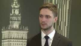 HFT Brokers: Rosja przestaje walczyć o zagraniczny kapitał INWESTOR, ,Rosja, Bank Rosji, stopy procentowe, inwestorzy, rubel, kapitał, rating, Standard & Poor’s, obligacje, notowania - Ostatnia decyzja rosyjskiego banku centralnego o obniżeniu stóp procentowych wskazuje na to, że władze tego kraju przestają zabiegać o zatrzymanie zachodniego kapitału. Zdaniem analityków to decyzja polityczna, a nie ekonomiczna.