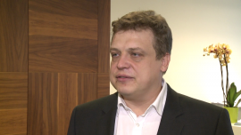 Bank SMART wprowadzi pełną ofertę produktów inwestycyjnych. Nadal stawia na rozwój usług mobilnych INWESTOR, ,Bank SMART, bankowość mobilna, bankowość internetowa, bankowość, FM Bank PBP, trendy w bankowości - W ciągu 6 miesięcy od uruchomienia mobilnego, niskokosztowego Banku SMART podmiot osiągnął swoje cele i wprowadził pełną ofertę rozliczeniowo-oszczędnościową oraz kredytową dla klientów indywidualnych i przedsiębiorców. Obecnie kierownictwo banku planuje skupić się na produktach inwestycyjnych oraz dalszym rozwoju mobilnych funkcjonalności, takich jak logowanie do konta osobistego za pomocą głosu. To przyszłość tej branży, bo zdaniem ekspertów już ponad 3 mln Polaków korzysta z bankowości mobilnej, przechodząc z tradycyjnych kanałów bankowości internetowej i klasycznej bazującej na oddziałach stacjonarnych.