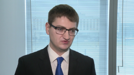 DM Michael/Ström: Obniżka stóp NBP będzie korzystna dla polskiej gospodarki. Paradoksalnie może na niej zyskać rynek obligacji INWESTOR, ,RPP, stopy procentowe NBP, obniżka, ocena, skutki, wzrost gospodarczy w Polsce, ceny, ożywienie gospodarcze - Ostatnia decyzja Rady Polityki Pieniężnej o obniżce stóp procentowych powinna ożywczo podziałać na polskie firmy. Dzięki niej łatwiej i taniej będzie im sfinansować działalność i rozwój zarówno poprzez kredyt, jak i emisję obligacji. Można też oczekiwać zahamowania spadku cen w Polsce, choć bez ryzyka ich zdecydowanego wzrostu.