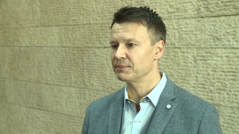 Na początku kwietnia na rynek główny GPW ma trafić Private Equity Managers. Fundusz zapowiada inwestycje i publikuje dziś prospekt emisyjny INWESTOR, ,Private Equity Managers, KNF, New Connect, MCI, inwestycje, e-commerce, współpraca, zwrot inwestycji - Nawet 100 mln euro zamierza w tym roku zainwestować należący do MCI fundusz Private Equity Managers. Trafi on na rynek główny GPW na początku kwietnia. Dziś spółka opublikowała swój prospekt emisyjny, z którego wynika, że chce sprzedać akcje o wartości do 45,7 mln zł.