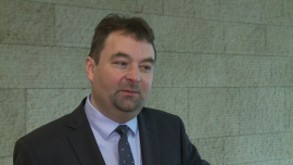 Asseco Business Solutions ma już umowy na 87,5 mln zł. Spółka chce ponownie przeznaczyć niemal cały zysk na dywidendę INWESTOR, ,Asseco Business Solutions, systemy ERP, systemy informatyczne dla firm, sektor IT, dywidenda, system IT - Firma Asseco Business Solutions, jeden z liderów zintegrowanych systemów informatycznych dla firm, ma już zakontraktowane prawie 90 mln zł w przychodach, w większości na podstawie umów z przedsiębiorcami. Firma w 2015 roku zamierza rozwijać posiadane w portfolio produkty, głównie systemy klasy ERP. Dobra sytuacja finansowa firmy pozwala wypłacić akcjonariuszom w tym roku prawie 100 proc. zysku, choć w przypadku pojawienia się atrakcyjnych celów akwizycyjnych, w kolejnych latach dywidenda ta może być niższa.