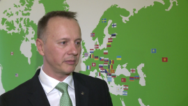 Sieć sprzedaży Herbalife ma już 6 tys. partnerów. Firma chce zainwestować w nowe kanały dystrybucji produktów INWESTOR, ,Herbalife, Herbalife Triathlon Gdynia 2014, marketing bezpośredni, automaty, automatyzacja, kluby, sieć sprzedaży, paczkomaty, InPost - Globalna firma odżywcza Herbalife, działająca w branży sprzedaży bezpośredniej, ma już w Polsce sześć tysięcy niezależnych partnerów, działających m.in. w klubach zdrowego stylu życia. W ciągu najbliższych 2-3 latach Herbalife Polska zamierza dostosować swój system dystrybucji produktów do przewidywanego dynamicznego rozwoju, rozważając otwarcie w największych miastach tzw. Experience Centers m.in. ze specjalnymi maszynami vendingowymi, które pozwolą partnerom Herbalife zaopatrzyć się w niezbędne produkty przez całą dobę. Sieć rozważa także wprowadzenie alternatywnych kanałów dystrybucji.