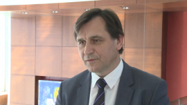 Indykpol zainwestuje w produkcję nawet 200 mln zł w ciągu czterech lat. Celem jest wzrost obrotów i zdobycie nowych rynków zbytu INWESTOR, ,drób, indyki, mięso, rynek drobiarski, eksport, inwestycje, produkcja, integracja pionowa, jakość, kontrola - Nawet 200 mln zł zamierza zainwestować w rozwój produkcji polski potentat na rynku drobiarskim spółka Indykpol. Firma szuka nowych rynków zbytu i sposobów na zwiększenie eksportu. Liczy, że jej obroty będą rosły w tempie sięgającym 10 proc. rocznie.