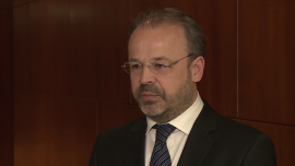 Ponad 250 osób znajdzie pracę przy produkcji felg samochodowych. Uniwheels chce pozyskać środki na rozbudowę fabryki od inwestorów z GPW INWESTOR, ,felgi, motoryzacja, produkcja, fabryka, inwestycja, rozbudowa, Stalowa Wola, GPW, akcje, sprzedaż, debiut - Ponad 250 osób zamierza zatrudnić w nowej fabryce w Polsce spółka Uniwheels, europejski potentat w produkcji felg samochodowych. Zasadniczą część pieniędzy na tę inwestycję firma zamierza pozyskać na warszawskiej giełdzie. 17 kwietnia rozpoczynają się zapisy inwestorów indywidualnych na jej akcje nowej emisji.