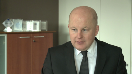 Na przełomie II i III kwartału PHN planuje emisję obligacji o wartości do 500 mln zł. Nowe środki pomogą sfinansować inwestycje INWESTOR, ,Polski Holding Nieruchomości, deweloperzy, rynek nieruchomości, biura, wyniki finansowe, projekty redeweloperskie - Spółka deweloperska Polski Holding Nieruchomości optymalizuje swój portfel dzięki sprzedaży części z 80 zbędnych nieruchomości, budowie projektów deweloperskich, zarówno biurowych, jak i mieszkaniowych, a także nabywaniu nowych obiektów inwestycyjnych. Portfel inwestycyjny firmy będzie finansowy głównie z kapitałów własnych oraz obligacji do 500 mln zł, które spółka chce wyemitować po II kwartale 2015 roku. Ich termin zapadalności wyniesie od 3 do 5 lat.