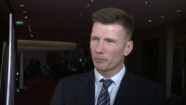 Rynek obligacji przestaje interesować inwestorów. Na znaczeniu mogą zyskać fundusze nieruchomościowe INWESTOR, ,inwestycje, fundusze inwestycyjne, obligacje, papiery skarbowe, nieruchomości, biura, centra handlowe - Fundusze nieruchomościowe mogą się okazać dobrą alternatywą dla bardzo słabo oprocentowanych obligacji skarbowych. Wobec spadku stóp procentowych towarzystwa inwestycyjne poszukują dla swoich klientów nowych sposobów na pomnażanie pieniędzy. Obok atrakcyjnego, ale ryzykownego rynku akcji brakuje bezpiecznych i jednocześnie atrakcyjnych sposobów inwestowania.