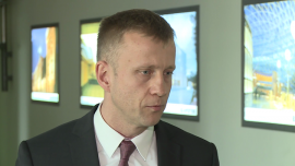 ES-System zapowiada wyższą dywidendę i dalszą poprawę wyników. Rynek oświetleniowy szybko się rozwija INWESTOR, ,es-system, dywidenda, wyniki, prognozy, oświetlenie, inwestycje, LED, instalacje oświetleniowe, rynek - ES-System pozostanie spółką dywidendową – deklaruje zarząd. W maju WZA spółki zdecydowało o wypłaceniu dywidendy w wysokości 35 groszy na akcję, znacznie wyższej niż w poprzednich latach. Także wyniki, jakie spółka zamierza osiągnąć w 2015 roku, mają być na podobnym poziomie jak rok wcześniej lub lepsze. Spółka widzi bowiem potencjał wzrostu swojej działalności.