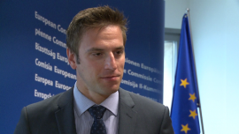 W lipcu rusza kolejna runda negocjacji TTIP. Europejsko-amerykańska umowa o wolnym handlu ma ożywić gospodarkę na obu kontynentach BIZNES, ,TTIP, negocjacje, Stany Zjednoczone, Unia Europejska, umowa o wolnym handlu, Komisja Europejska - Jeszcze w lipcu odbędzie się dziesiąta runda negocjacji TTIP. Mają one doprowadzić do zawarcia umowy o wolnym handlu pomiędzy Unia Europejską a Stanami Zjednoczonymi, co ma zwiększyć liczbę miejsc pracy, także w Polsce. Powinno też spowodować spadek cen energii i surowców energetycznych w Europie i zmniejszyć uzależnienie kontynentu od dostaw z Rosji.