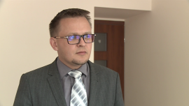 Easy Forex: Bankructwo Grecji zostanie odroczone. Porozumienie nie rozwiąże jednak problemów tego kraju INWESTOR, ,Grecja, bankructwo, negocjacje, pożyczka, spłata, Międzynarodowy Fundusz Walutowy, Unia Europejska - Po ewentualnym bankructwie i powrocie do drachmy Grecja potrzebowałaby 2-3 lata, by wrócić do równowagi i normalnie funkcjonować na europejskich rynkach finansowych – ocenia Andrzej Kiedrowicz z Easy Forex. Jego zdaniem jednak do ogłoszenia niewypłacalności tego kraju na razie nie dojdzie i rozmowy w ostatniej chwili doprowadzą do porozumienia, które obu stronom da więcej czasu.