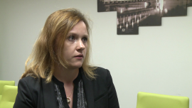 DM BPS: proponowany przez PiS podatek bankowy uderzyłby w całą gospodarkę i zahamował jej rozwój INWESTOR, ,sektor bankowy, sektor bankowy w Polsce, podatek bankowy, zyski banków, dywidendy, rozwój gospodarczy Polski, kapitał finansowy - Odpływ kapitału z sektora bankowego, zmniejszenie zysków, ograniczenie wypłaty dywidend oraz akcji kredytowej spowodowałoby wprowadzenie zapowiadanego przez PiS podatku bankowego – uważa Marta Czajkowska-Bałdyga z DM BPS. Jej zdaniem banki nie byłyby zainteresowane udzielaniem pożyczek, bo od ich wartości płaciłyby daninę fiskusowi.