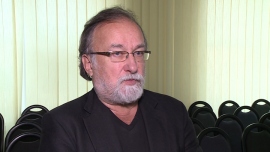 Instytut Badań Rynku Konsumpcji i Koniunktur: Polskim firmom brakuje kapitału. Wsparcie dla MŚP głównie w sferze deklaracji INWESTOR, ,BIZ, bezpośrednie inwestycje zagraniczne, inwestycje krajowe, stopa inwestycji, MŚP, nakłady inwestycyjne, MFW, OECD, sektor usług, kapitał zagraniczny - Bezpośrednie inwestycje zagraniczne nie są w stanie skompensować niewielkich nakładów inwestycyjnych polskich firm. Jednocześnie nadmierne uzależnienie od zagranicznego kapitału może zdestabilizować gospodarkę, dlatego potrzebne jest silniejsze wsparcie sektora małych i średnich przedsiębiorstw. Jak wynika z analiz MFW, niska aktywność inwestycyjna firm to problem praktycznie wszystkich gospodarek rozwiniętych, dlatego tym większe znaczenie mają działania ukierunkowane na pobudzenie popytu krajowego.