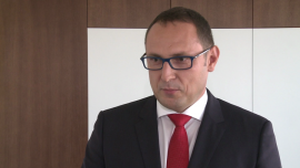 Spadną ceny gazu. Jutro wchodzą w życie nowe taryfy dla klientów indywidualnych i firm INWESTOR, ,gaz, taryfy, ceny, ropa, PGNiG, Urząd Regulacji Energetyki, odbiorcy gazu, firmy, odbiorcy indywidualni - Od 1 września gaz będzie tańszy. Spadające ceny surowców i niższe kursy na Towarowej Giełdzie Energii pozwoliły obniżyć taryfy spółki PGNiG Obrót Detaliczny dla klientów indywidualnych i biznesowych o 6,5 proc. dla gazu ziemnego wysokometanowego oraz o 2,5 proc. dla gazu zaazotowanego.