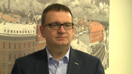 Inwestorzy zagraniczni widzą duży potencjał rynku usług w Polsce BIZNES, ,usługi, PE, private equity w Polsce, private equity, polska gospodarki, inwestorzy zagraniczni, kapitał zagraniczny w Polsce, wzrost płac, przemysł - Sektor usług w Polsce jest wciąż niewielki – stanowi nieco ponad 70 proc. całej wartości dodanej w gospodarce, podczas gdy w niektórych krajach jest to nawet ponad 80 proc. Ze względu na niższy wzrost płac w stosunku do produktywności polska gospodarka ma spory potencjał do zwiększenia krajowego popytu. To kluczowy czynnik z punktu widzenia branż usługowych, dlatego zagraniczni inwestorzy poszukują tych z najlepszymi perspektywami.