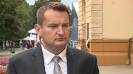 PGNiG planuje przejęcia sieci ciepłowniczych oraz firm w sektorze wydobycia BIZNES, ,PGNiG, gaz, rynek, wydobycie, akwizycje, ciepłownictwo, liberalizacja rynku gazu, URE, taryfy gazowe - Liberalizacja rynku gazu wymusza zmiany w Polskim Górnictwie Naftowym i Gazownictwie. Programy poprawy efektywności i rabaty oferowane klientom mają pomóc spółce wzmacniać pozycję na krajowym rynku. PGNiG chce także rozwijać sektor wytwarzania ciepła i rozważa przejęcia sieci ciepłowniczych. Motorem wzrostu ma być także segment wydobycia – także tu spółka nie wyklucza akwizycji.