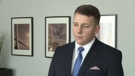 MM Prime TFI: Rozstrzygnięcie wyborów, także na korzyść PiS-u, może przynieść wzrosty na giełdzie. Najbardziej zyskać mogą spółki energetyczne, banki, spółki handlowe i producenci gier INWESTOR, ,wybory, polityka, akcje, ceny, inwestorzy, kampania wyborcza, obietnice wyborcze, PiS, Giełda Papierów Wartościowych - Koniec niepewności związanej z huśtawką nastrojów wyborczych może przysłużyć się polskiej giełdzie. Zdaniem Adriana Apanela, zarządzającego z MM Prime TFI, dzisiejsze niskie ceny akcji uwzględniają już ewentualne zwycięstwo Prawa i Sprawiedliwości w wyborach parlamentarnych. Po głosowaniu najbardziej przecenione akcje mogą podrożeć, ponieważ prawdopodobnie nie wszystkie obietnice będące postrachem rynku zostaną wprowadzone w życie.