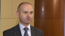 Alumetal rozpoczyna budowę odlewni na Węgrzech. Spółka chwali wsparcie tamtejszego rządu dla inwestycji INWESTOR, ,aluminium, Alumetal, inwestycja, Węgry, odlewnia, złom, motoryzacja, przemysł samochodowy, wsparcie inwestycji - Pod koniec przyszłego roku ruszyć ma produkcja odlewów aluminiowych w zakładzie, który polska spółka Alumetal buduje na Węgrzech. Inwestycja Alumetalu została uznana przez władze węgierskie za strategiczną, dzięki czemu firma może tam liczyć na szybszy przebieg procesów biurokratycznych i dotację z pieniędzy publicznych.