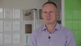 Bez niezbędnych inwestycji kolejny blackout energetyczny jest niemal pewny. Problem dotyczy zarówno Polski i UE, jak i USA BIZNES, ,blackout, sieć elektroenergetyczna, moce produkcyjne, inwestycje - Polska ma zbyt małe moce produkcyjne w stosunku do zapotrzebowania konsumentów na energię elektryczną. Problem – choć w mniejszym stopniu – dotyczy także Europy Zachodniej i Stanów Zjednoczonych. Zdaniem Mirosława Tworka, prezesa spółki FreeEn, bez niezbędnych inwestycji kolejny blackout jest tylko kwestią czasu. Na ograniczenia w dostawach prądu jesteśmy narażeni niezależnie od pory roku czy warunków pogodowych.