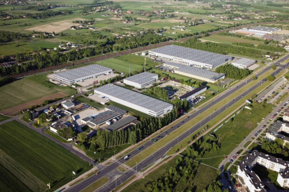 W SEGRO Business Park Łódź znajdzie się pierwsza fabryka belgijskiego producenta BIZNES, Gospodarka - We wrześniu belgijski producent komponentów do materacy – DesleeClama otworzył swój nowy zakład produkcyjny na terenie kompleksu SEGRO w Łodzi.