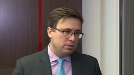 Jakub Borowski (Crédit Agricole): Budżet państwa na 2016 rok będzie trudny do wykonania. Może się jednak obejść bez nowelizacji INWESTOR, ,budżet 2016, projekt, rząd, rada ministrów, sejm, parlament, prace, deficyt, PKB, podatki, wpływy, wydatki - Rządowy projekt budżetu państwa na przyszły rok jest oparty na bardzo optymistycznych założeniach dotyczących kondycji polskiej gospodarki. Jego realizacja będzie trudna, zakładany poziom dochodów niepewny, a więc dopięcie finansów państwa może wymagać poszukiwania oszczędności – ocenia Jakub Borowski z banku Crédit Agricole. Projekt trafił do Sejmu, choć prace nad nim prowadzić będzie już nowy parlament.