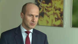 BPH TFI: Od początku roku z funduszy dłużnych odpłynęło już ponad 640 mln zł. Powodem są zawirowania rynkowe oraz niskie stopy zwrotu INWESTOR, ,fundusz inwestycyjny, obligacje skarbowe, obligacje korporacyjne, lokata bankowa - Tylko w sierpniu z polskich funduszy dłużnych odpłynęło ponad 100 mln zł. To i tak mniej niż miesiąc wcześniej, kiedy inwestorzy wycofali przeszło 390 mln zł. Powodem są ostatnie zawirowania rynkowe, skutkujące słabymi wynikami funduszy inwestycyjnych. Alternatywą mogą być obligacje korporacyjne oraz fundusze selektywne, które na tle rynku giełdowego czy depozytów bankowych wypracowują korzystniejsze stopy zwrotu.