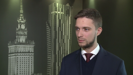 Doświadczeni gracze mogą zarabiać na rynku Forex nawet kilka tysięcy procent. Potrzebna samodyscyplina, kontrola ryzyka i śledzenie rynków BIZNES, ,forex, waluty, KNF, ryzyko, regulacja - Kontrola ryzyka oraz trzymanie się przyjętej strategii to główne zasady, których powinni przestrzegać inwestujący na rynku Forex. Potrzebne jest uważne śledzenie rynków walutowych oraz decyzji banków światowych, ale także przemyślany wybór brokera. Eksperci radzą, by inwestycje na rynku kontraktów na walutę lub surowce rozpocząć od niewielkiego depozytu. Pozwoli to na sprawdzenie usług pod kątem transakcyjnym, bez narażania się na zbędne ryzyko inwestycyjne.