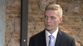 Informatyczny Madkom liczy na żniwa w 2016 roku. Unijne dofinansowanie pozwoli samorządom na zamawianie systemów informatycznych INWESTOR, , - W 2016 roku wiele polskich samorządów podejmie decyzje dotyczące inwestycji informatycznych. Na razie najlepiej sobie z tym radzą władze lokalne z południa kraju, ale dzięki planowanemu dofinansowaniu podobnych projektów spółka Madkom spodziewa się w przyszłym roku w całym kraju. Pod koniec listopada pozyskała kolejnych trzech klientów.