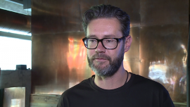 Play chce przyciągnąć klientów darmową muzyką. Operator wychodzi z nową ofertą streamingu muzycznego BIZNES, ,Play, streaming muzyczny, muzyka, utwór, Tidal - Co trzeci klient Play słucha muzyki na swoich urządzeniach mobilnych. Połowa z nich wcześniej zgrała utwory z komputera. Część używa do tego serwisu YouTube, a ok. 40 proc. klientów ściąga muzykę bezpośrednio na telefon. Operator wychodzi więc z nową ofertą streamingu muzycznego. Klienci Play będą mogli przez dwa lata korzystać za darmo z serwisu Tidal, oferującego dostęp do bazy 36 mln utworów.