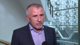 Branża chemiczna z dużym dystansem podchodzi do umowy o wolnym handlu UE–USA. Powodem są niższe ceny surowców w Ameryce BIZNES, ,ropa naftowa, gaz, TTIP, przemysł chemiczny - Wejście w życie umowy handlowej pomiędzy Stanami Zjednoczonymi a Europą może wpłynąć na konkurencyjność europejskich przedsiębiorstw chemicznych – ocenia Jacek Podgórski, prezes zarządu spółki Anwil. Powodem jest większa dostępność oraz niższe ceny gazu i ropy w Ameryce. To będzie poważne wyzwanie również dla polskich firm.