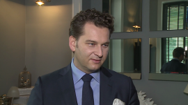 Michał M. Lisiecki: Polskie media czekają duże zmiany BIZNES, ,media, politycy, zmiany, rząd, Wprost, Ryszard Kaczorowski, nagroda, standardy, kapitał zagraniczny - Michał M. Lisiecki, wydawca „Wprost” i „Do Rzeczy”, uważa, że zmiany w polskich mediach są konieczne, żeby sprostać konkurencji ze strony zagranicznych podmiotów, które są większością na rynku mediowym w kraju. Lisiecki zapowiada, że chce budować wysokie standardy dziennikarstwa i dbać o merytoryczną debatę w Polsce. W uznaniu m.in. za odwagę i bezkompromisowość prezes PMPG Media otrzymał godło z siedziby ostatniego prezydenta II RP Ryszarda Kaczorowskiego.