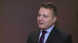 Polscy rolnicy wydają coraz więcej na nawozy. Duże gospodarstwa stosują podobne ilości co rolnicy w krajach Europy Zachodniej BIZNES, ,nawozy, środki ochrony roślin, rolnictwo, rolnictwo w Polsce, rolnictwo i przetwórstwo, rolnicy, dyrektywa azotanowa, dyrektywa unijna, dyrektywa - Krajowy rynek środków ochrony roślin, nasion oraz nawozów w ostatnich latach rósł w dwucyfrowym tempie. Tendencja ta ma się utrzymywać również w przyszłości, mimo że roczne wahania mogą być znaczące ze względu na warunki pogodowe. W tym roku wyzwaniem dla rolników i firm agrotechnicznych będzie wdrażanie dyrektyw unijnych, które mają na celu ograniczenie wpływu nawozów na środowisko naturalne.