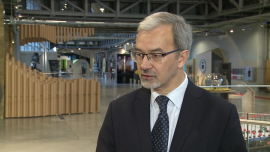 J. Kwieciński: Nie chcemy już kupować gotowych rozwiązań za granicą. W Polsce rozpoczyna się era innowacji BIZNES, ,innowacje, innowacyjność, Narodowe Centrum Badań i Rozwoju, Polska Agencja Rozwoju Przedsiębiorczości, nowa perspektywa finansowa 2014-2020, innowacyjność technologiczna start-upów - Ponad 16 mld euro z krajowych i regionalnych programów operacyjnych trafi na inwestycje w innowacje w kolejnych pięciu latach. Dzięki tym środkom możliwe będzie przejście z ery imitacji do ery innowacji – ocenia wiceminister rozwoju. Żeby to jednak było możliwe, potrzebna jest kooperacja władz centralnych, samorządowych oraz biznesu – zarówno dużych korporacji, jak i start-upów.