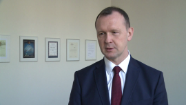 Polskie firmy coraz bardziej aktywne na międzynarodowym rynku fuzji i przejęć INWESTOR, ,fuzje i przejęcia, raport, prognoza, stagnacja, wartość dodana, ostrożność, menadżerowie, polska, rynek - W ubiegłym roku liczba transakcji fuzji i przejęć w Polsce była o 21 proc. wyższa, a ich wartość – o 40 proc. większa niż w 2014 roku – wynika z raportu „Emerging Europe M&A 2015/2016”. Mimo wzrostów na rynku nie jest to tak korzystny czas na tego typu transakcje jak dekadę temu – ocenia Adam Ruciński, prezes BTFG Audit i prognozuje, że w 2016 roku nie będzie spektakularnych fuzji i przejęć.