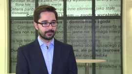 Po karze dla mBanku za kredyty frankowe UOKiK szykuje się do decyzji ws. kolejnych banków INWESTOR, ,LIBOR, ujemne oprocentowanie, kredyt hipoteczny, frankowicze - UOKiK wydał pierwsze decyzje wobec banków, które, jak stwierdził, nie uwzględniały ujemnej stawki LIBOR przy wyliczaniu wysokości rat w kredytach hipotecznych we frankach szwajcarskich. W przypadku mBanku urząd nałożył karę w wysokości blisko 6,6 mln zł oraz zobowiązał bank do zwrotu klientom nadpłaconych środków. Z kolei ING Bank Śląski nie został ukarany, gdyż sam zadeklarował, że zaprzestanie podobnych praktyk i zwróci pieniądze. mBank informuje, że ujemny LIBOR uwzględniał i zamierza się od decyzji urzędu odwołać. W najbliższych miesiącach można oczekiwać decyzji wobec sześciu kolejnych banków.