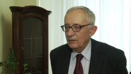 Prof. J. Osiatyński (RPP): Do oceny programu M. Morawieckiego potrzeba dystansu. Powrót do polityki przemysłowej i zaangażowanie 1 bln zł to nie są złe pomysły INWESTOR, ,pięć filarów, program Morawieckiego, reindustrializacja, ekspansja zagraniczna, innowacje, inwestycje, rozwój regionalny - Reindustrializacja, rozwój innowacyjnych firm, wsparcie inwestycji i ekspansji zagranicznej oraz rozwój społeczny i regionalny to pięć filarów, na których opiera się program ministra rozwoju Mateusza Morawieckiego. Zdaniem prof. Jerzego Osiatyńskiego, członka RPP, do pełnej oceny programu potrzeba czasu, ale jego podstawowe założenia są prawidłowe.