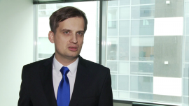 Nowy model finansowania badań i rozwoju. Szansę na wsparcie będzie mieć więcej projektów BIZNES, , - Na przełomie lutego i marca ruszy pilotażowy program „Wsparcie innowacyjnych projektów badawczo-rozwojowych” Banku Zachodniego WBK i Funduszu INFINI. To nowy model finansowania osiągnięć naukowych, który ma ułatwić wprowadzenie ich na rynek. Innowacyjne rozwiązania mogą liczyć na trójstronne wsparcie. Fundusz Infini wesprze finansowo projekt badawczo-rozwojowy w początkowej fazie przedsięwzięcia, a uczelnie zweryfikują jego założenia technologiczne. Bank natomiast udzieli pomocy w zakresie finansowania na etapie wdrożenia technologii.