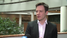 Domy maklerskie i TFI poprawiły swoje wyniki. Mimo trudnej sytuacji globalnej Polacy będą w tym roku inwestować INWESTOR, ,TFI, domy maklerskie, inwestycje, fundusze inwestycyjne, oszczędności Polaków - Ostatni rok mimo niepewnej sytuacji na rynkach finansowych nie był najgorszy dla TFI i domów maklerskich. W porównaniu z 2014 rokiem wzrosły zarówno aktywa klientów, jak i zysk netto samych instytucji. 2016 rok też powinien przynieść im zysk, choć jego wysokość jest niepewna ze względu na niestabilną sytuację na świecie.